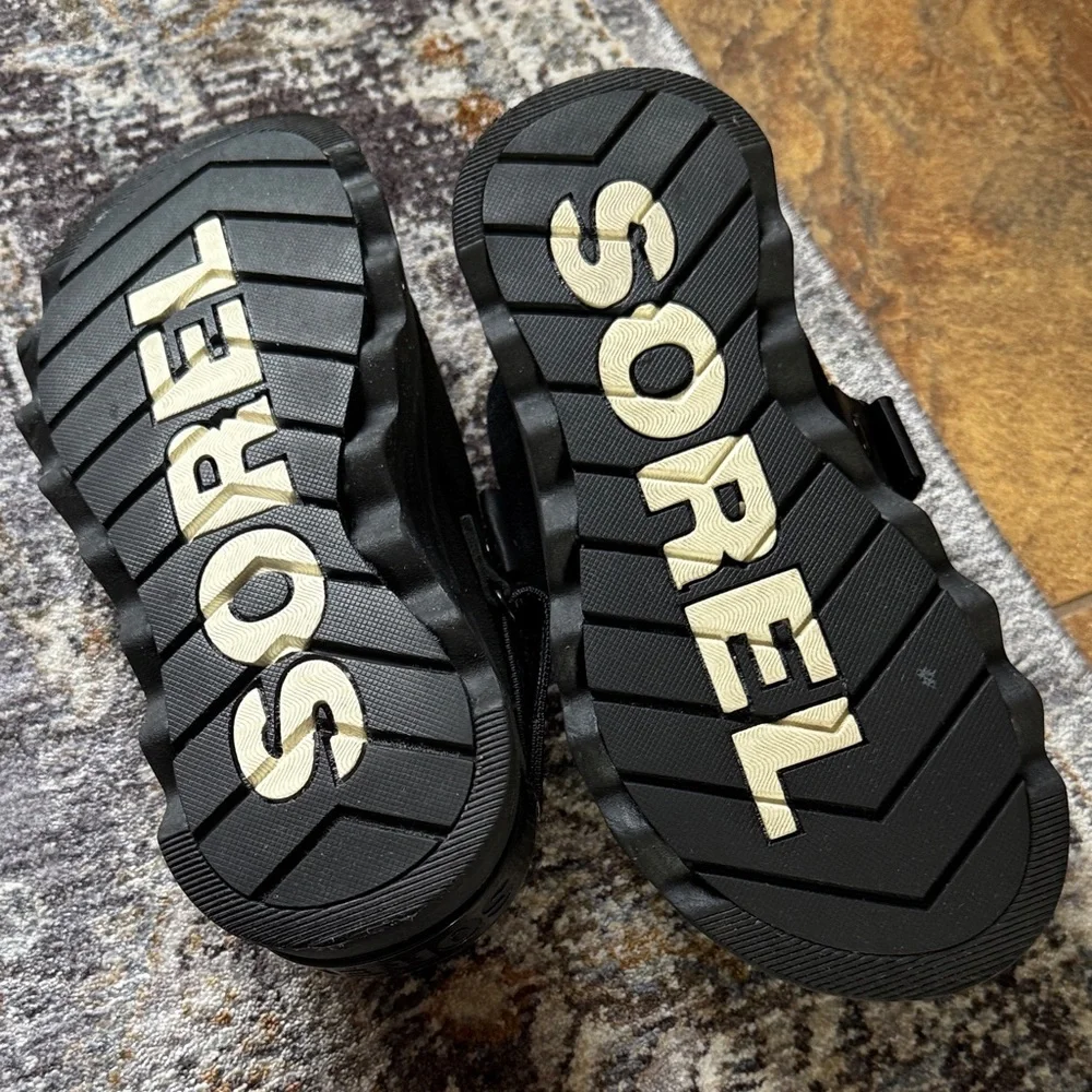 Sorel Woman’s Black Suede slip on mules - Picture 4 of 4